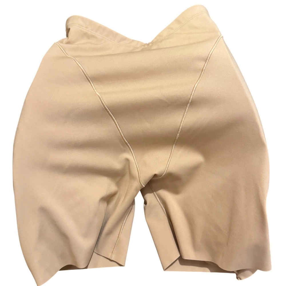 NWT SKIMS Butt Enhancing Padded Shorts Clay Beige Size M SHapewear Kim K
